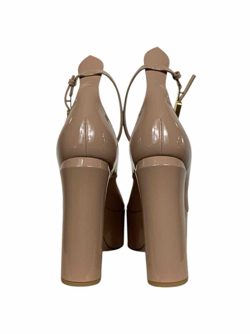 Valentino Tan-Go Size 39 Pumps