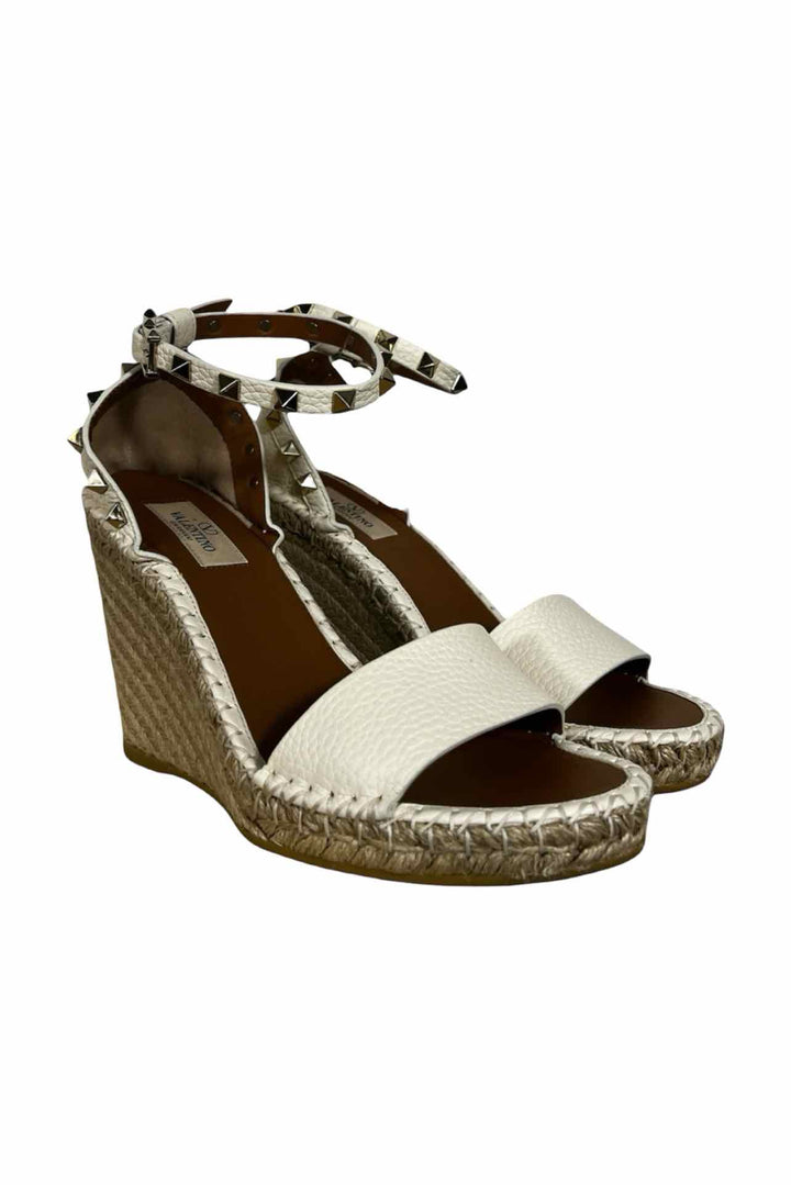 Valentino Size 38 Sandals