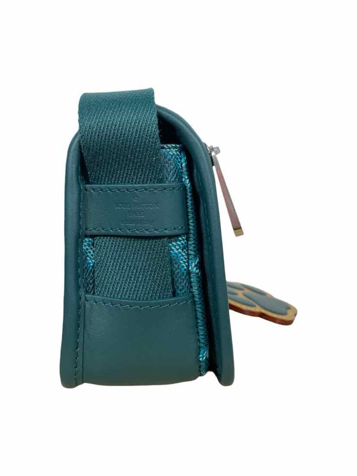 Louis Vuitton Men's Bosphore Wearable Wallet