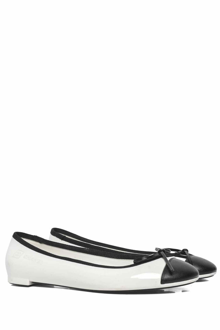 Chanel Size 38 Rubber & Leather CC Cap Ballet Flats