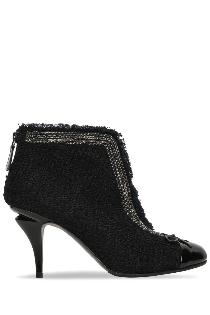 Chanel Size 39.5 Tweed Interlocking CC Cap Toe Ankle Boots