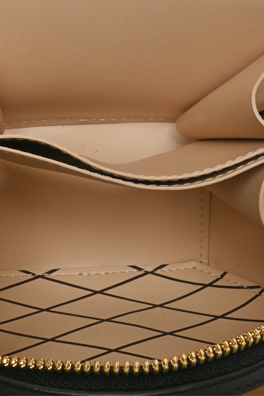 Louis Vuitton 2019 Monogram Reverse Mini Boite Chapeau Crossbody