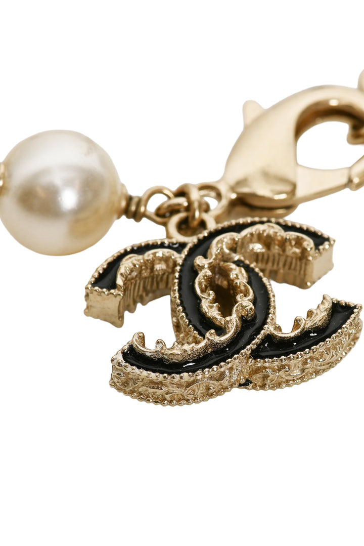 Chanel 2015 Faux Pearl & Black Enamel CC Beaded Bracelet