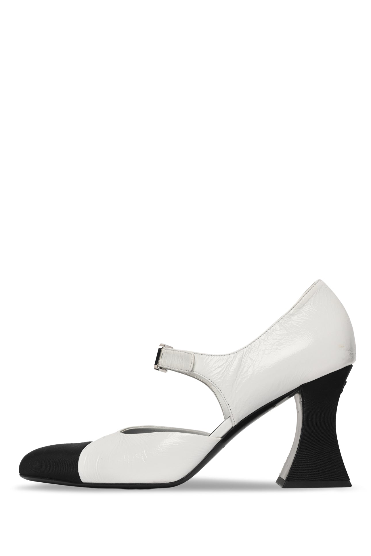 Chanel Size 40 Interlocking CC Logo Patent D'Orsay Pumps - Luxury