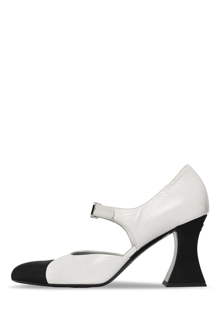 Chanel Size 40 Interlocking CC Logo Patent D'Orsay Pumps