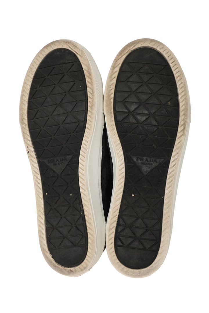 Prada Size 39 Naplak Leather Low Top Sneaker