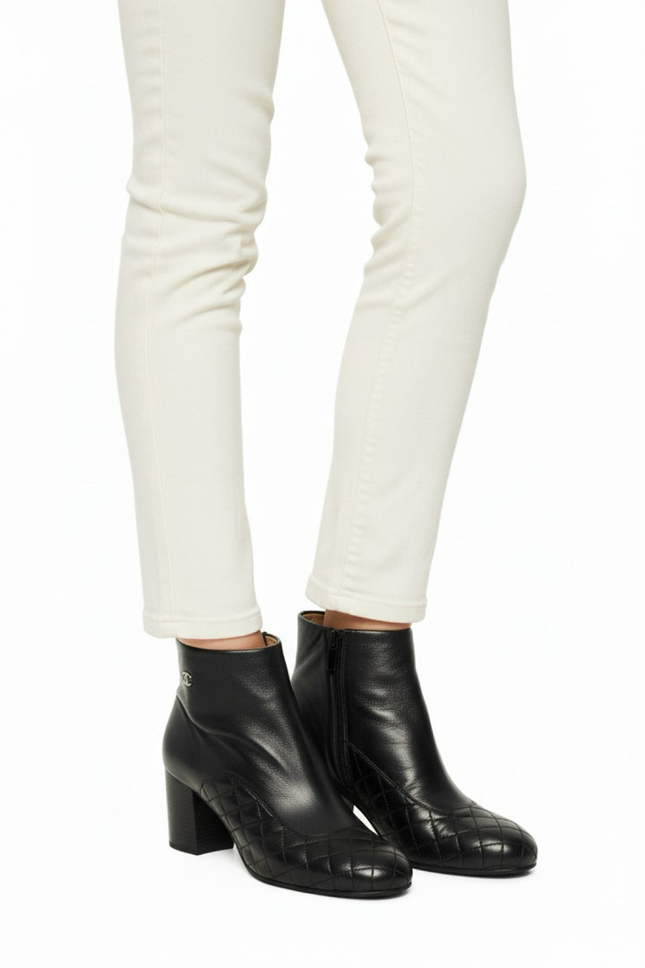 Chanel Size 38.5 Quilted Lambskin Ankle Boots