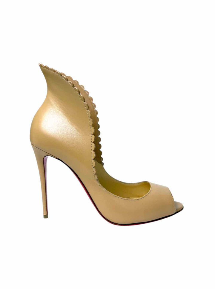 Louboutin Size 38.5 Pijonina Scalloped Leather Pumps
