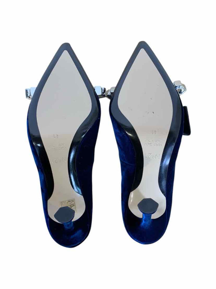 No. 21 Size 41 Pumps