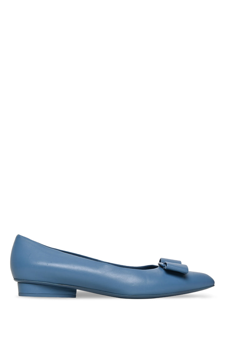 Salvatore Ferragamo Size 9.5 Viva Pointed Toe Flats