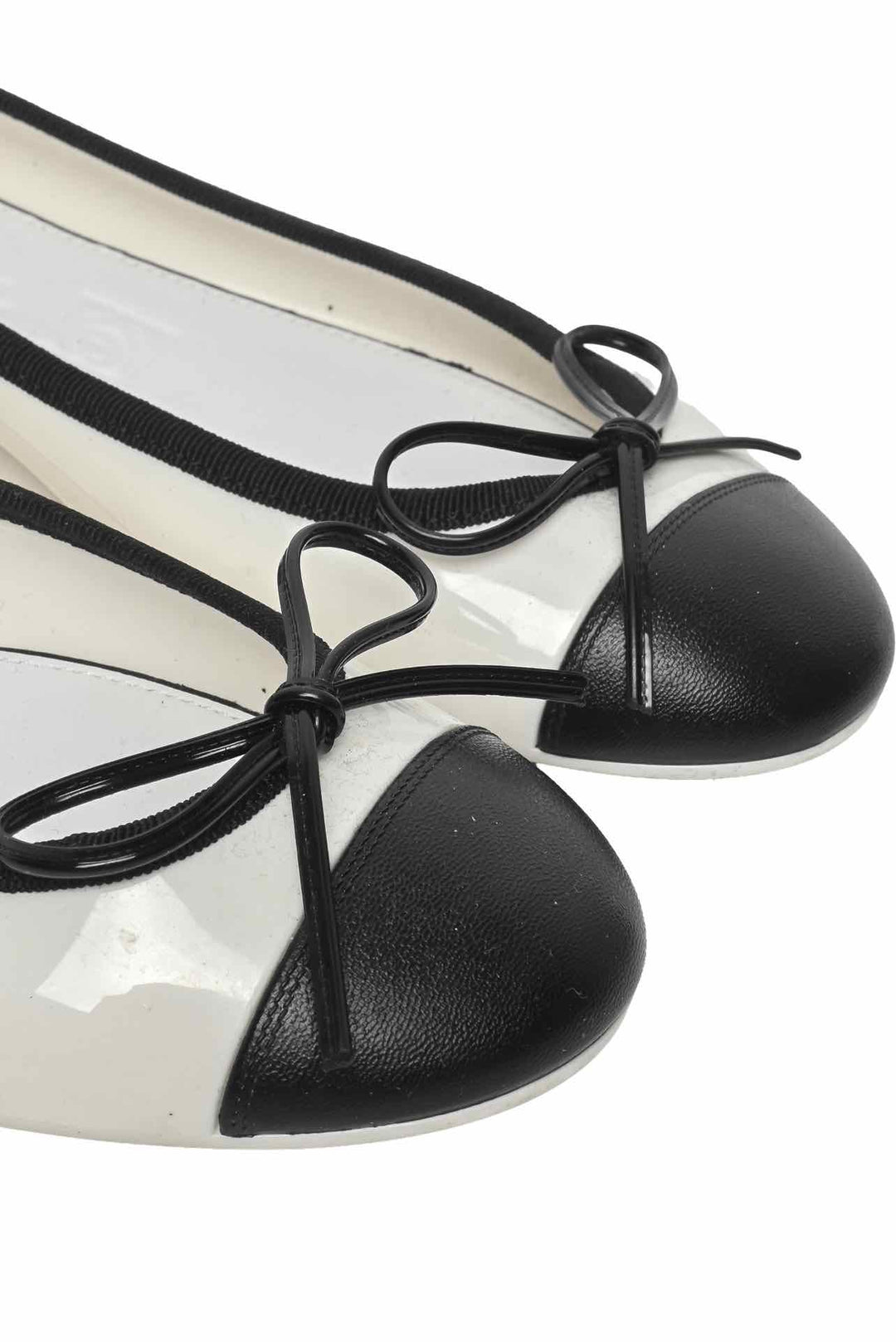 Chanel Size 38 Rubber & Leather CC Cap Ballet Flats