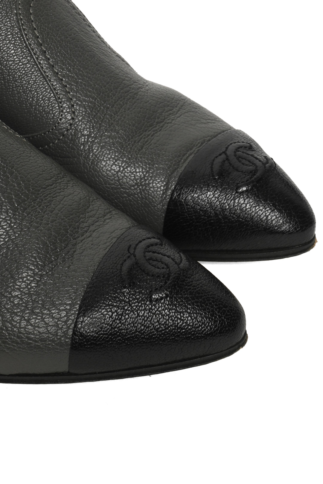 Chanel Size 37.5 Interlocking CC Logo Leather Oxfords