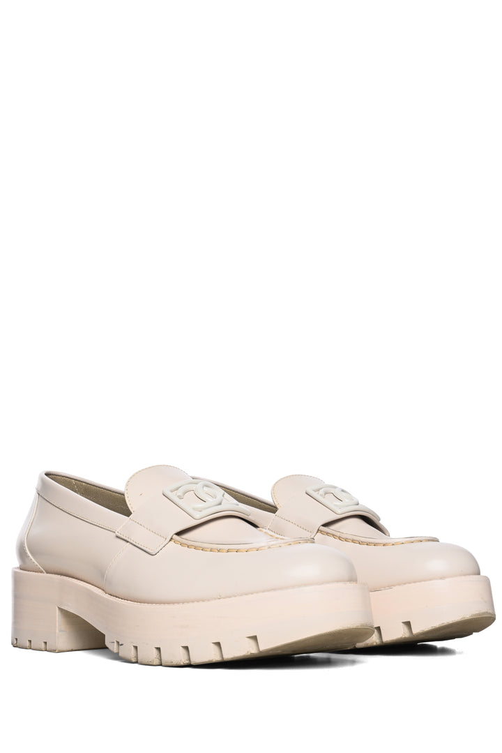 Chanel Size 38 Interlocking CC Leather Loafers