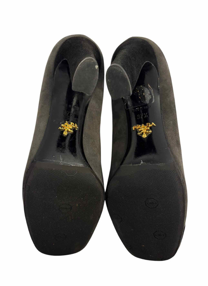 Prada Size 37.5 Pumps