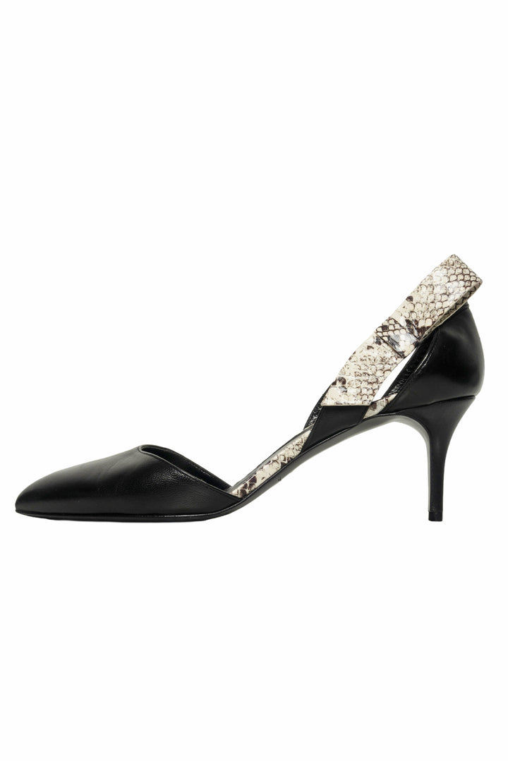 Oscar De La Renta Size 40 Pumps