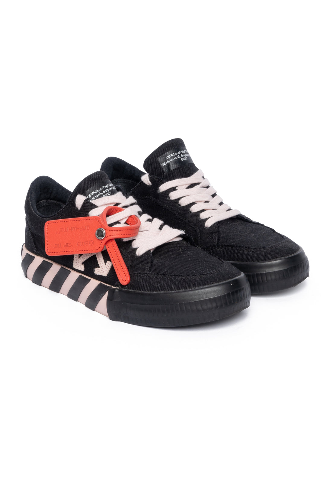 Off-White Size 38 Sneaker