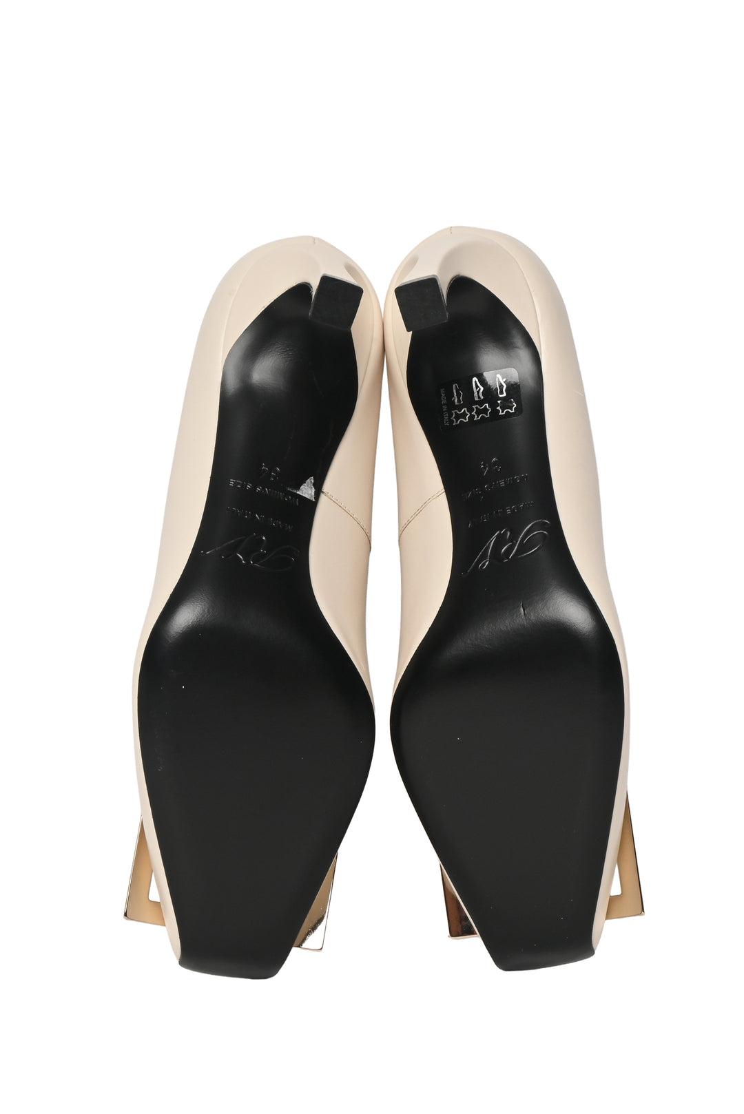 Roger Vivier Size 34 Trompette Pumps