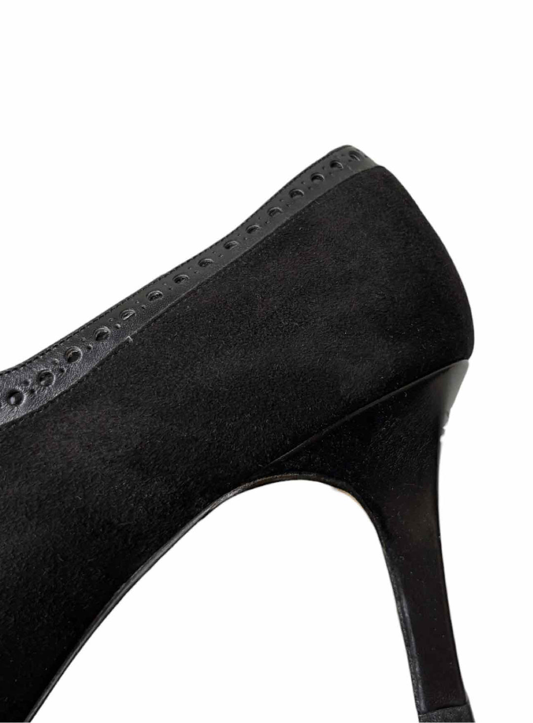 Manolo Blahnik Size 38 Suede & Leather Trim Pumps