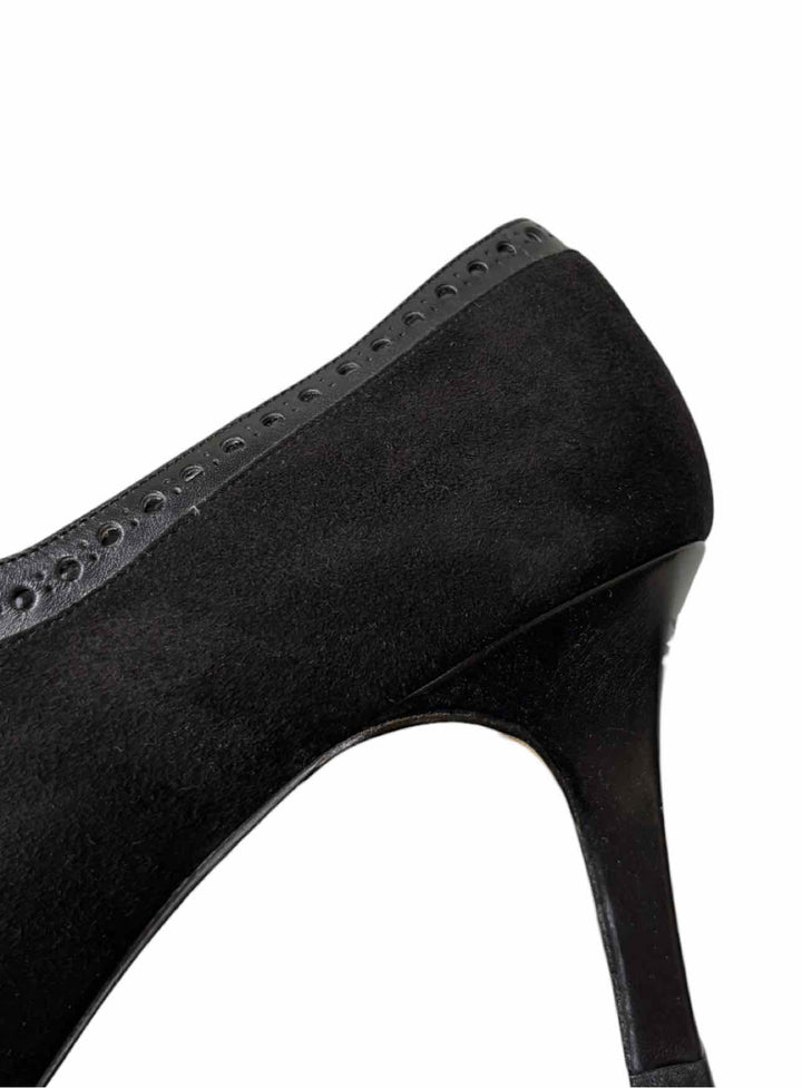 Manolo Blahnik Size 38 Suede & Leather Trim Pumps