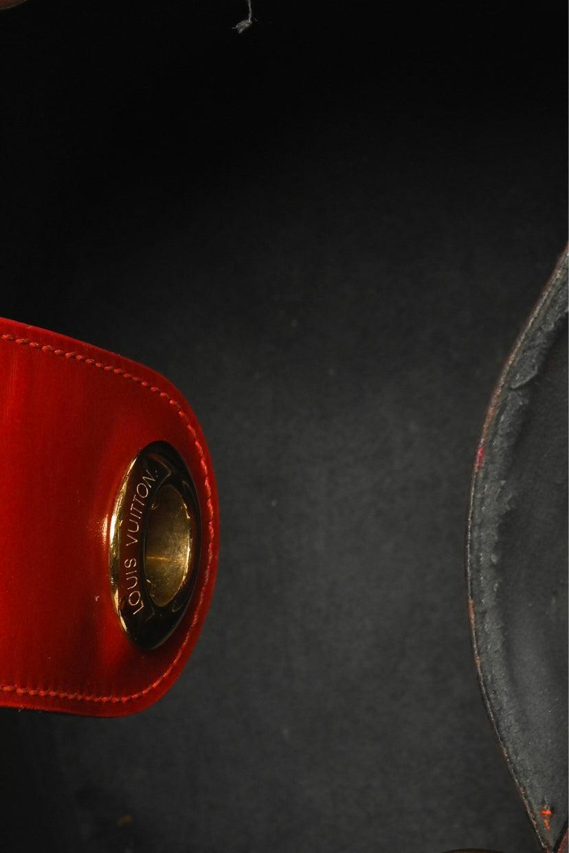 Louis Vuitton Vintage 1994 Epi Leather Cluny Bucket Shoulder Bag