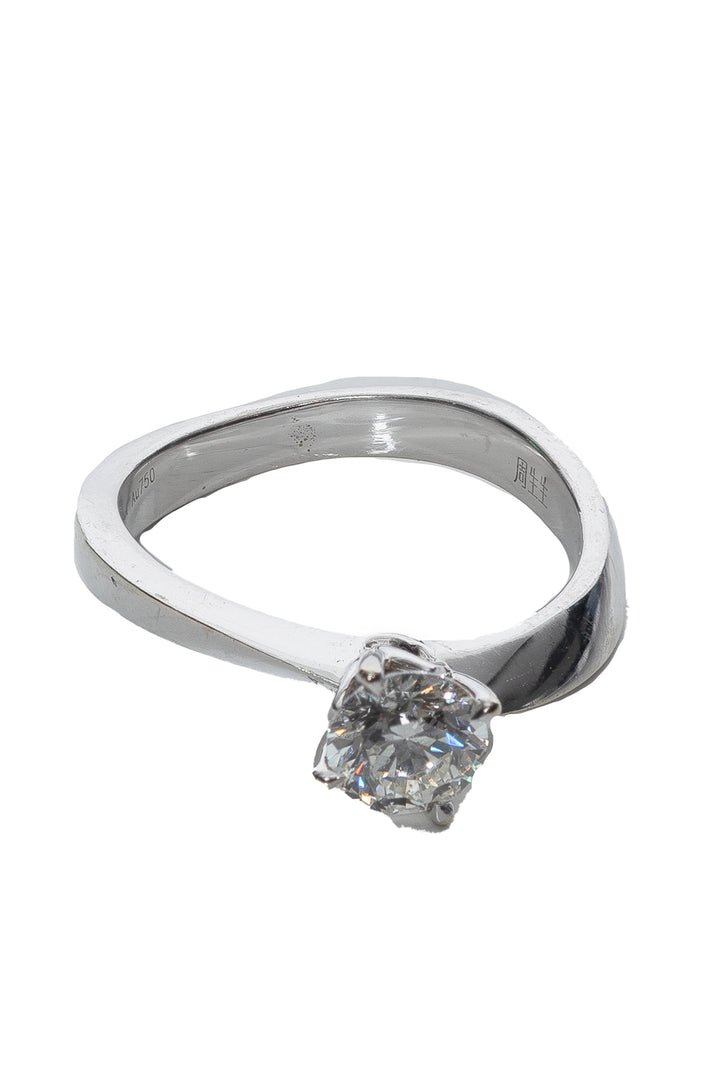 Size 4 18K White Gold Diamond Ring