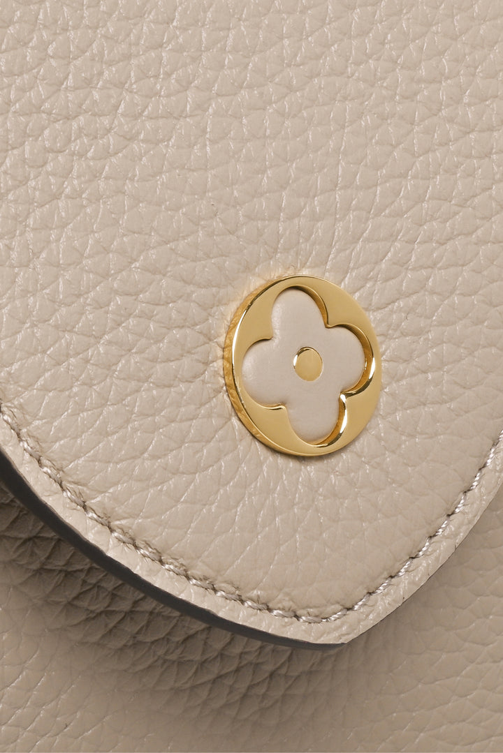 Louis Vuitton Capucines MM Shoulder Bag