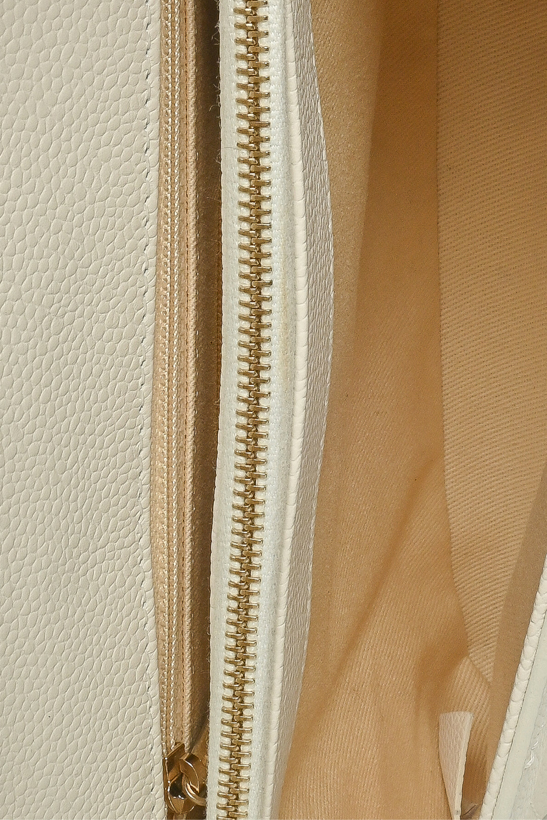 Chanel 2019 Caviar Quilted Medium Chic Affinity Flap Bag