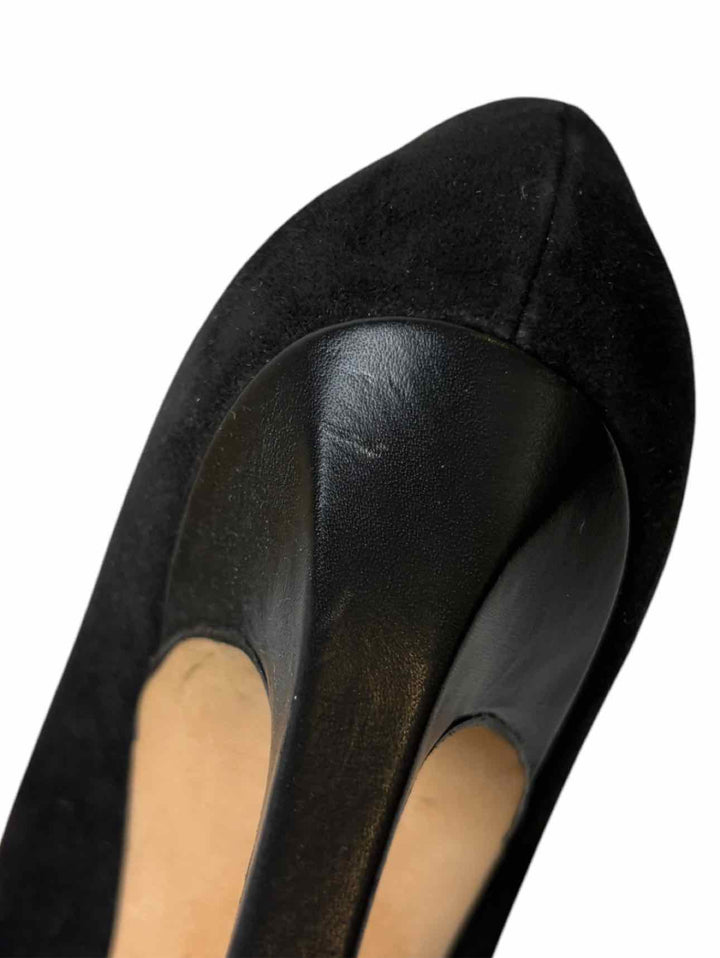 Manolo Blahnik Size 38 Suede & Leather Trim Pumps