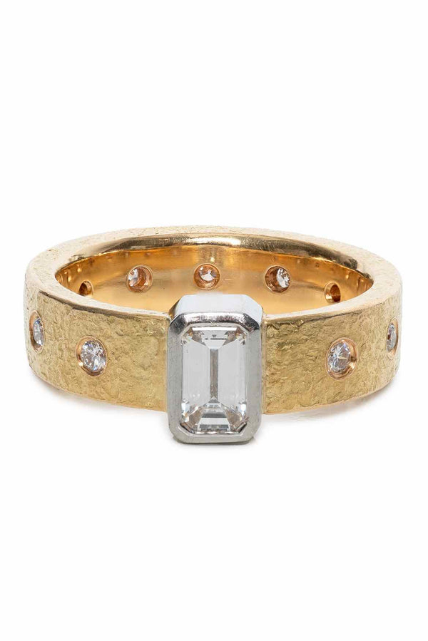 Size 6.5 18K Gold & Diamond Band Ring