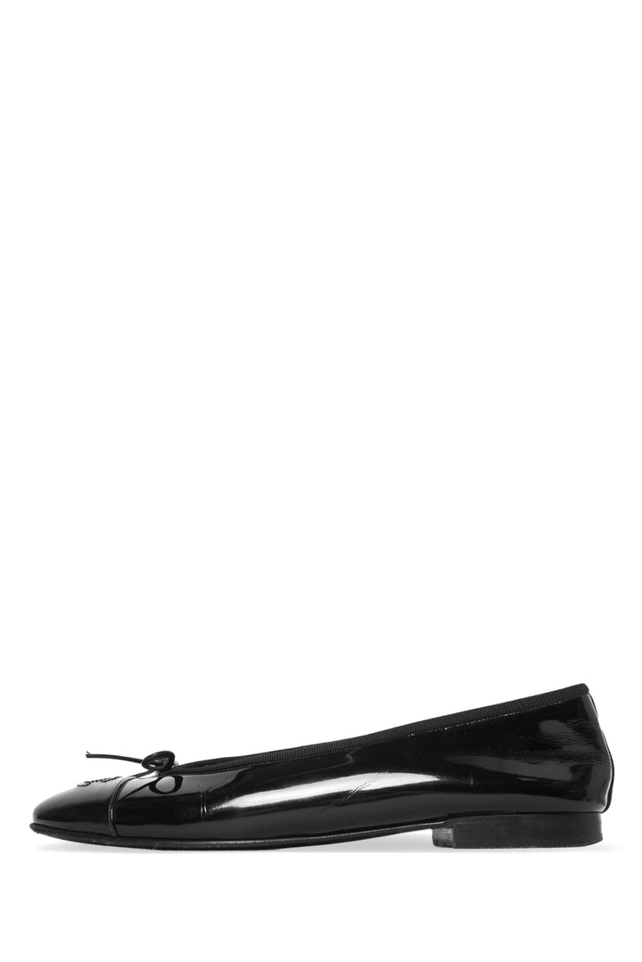 Chanel Size 39.5 Interlocking CC Patent Leather Ballet Flats