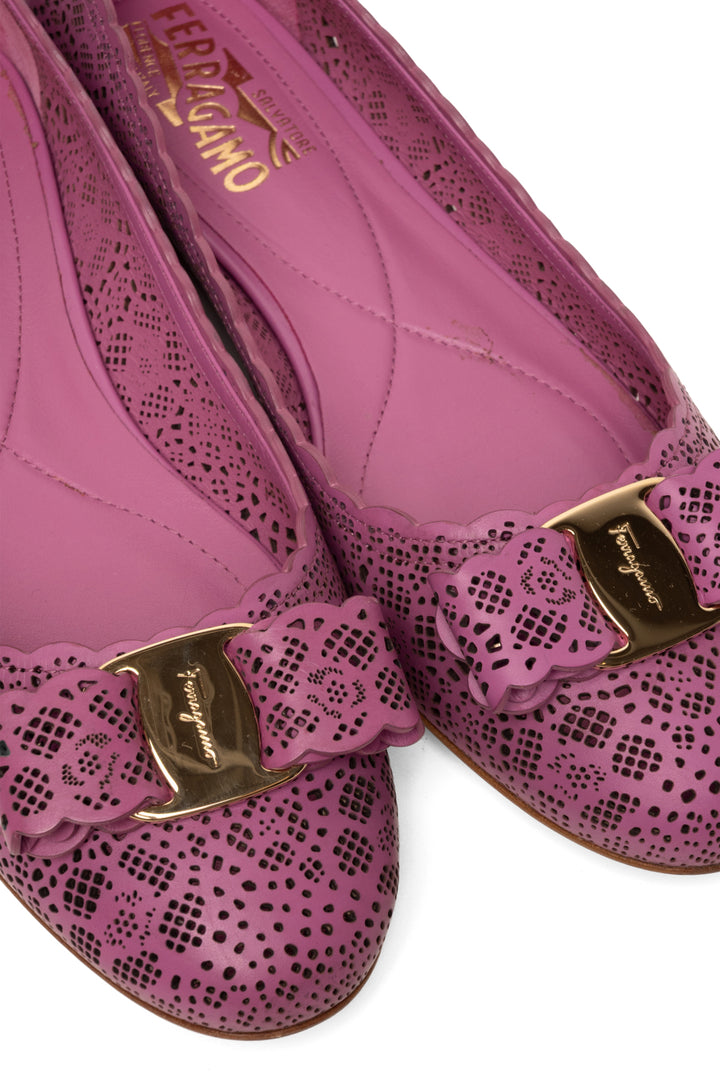 Salvatore Ferragamo Size 7 Varina Flats