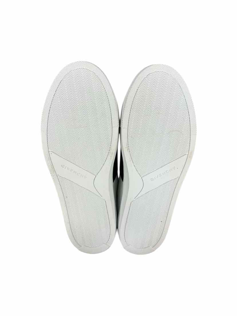 Givenchy Size 39 Sneaker