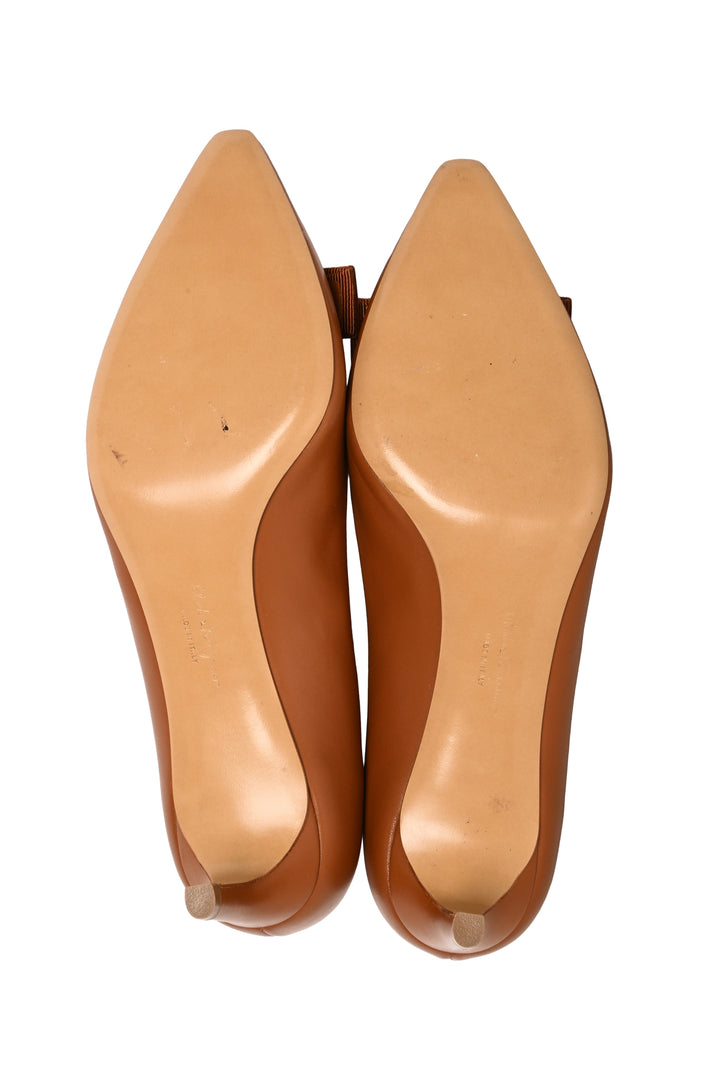 Salvatore Ferragamo Size 6.5 Vara Bow Pumps