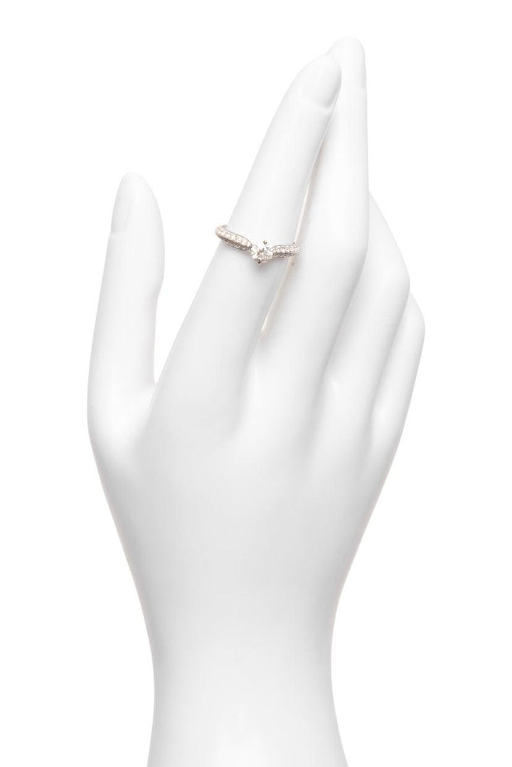 18K White Gold & Diamond Ring Size 5.75
