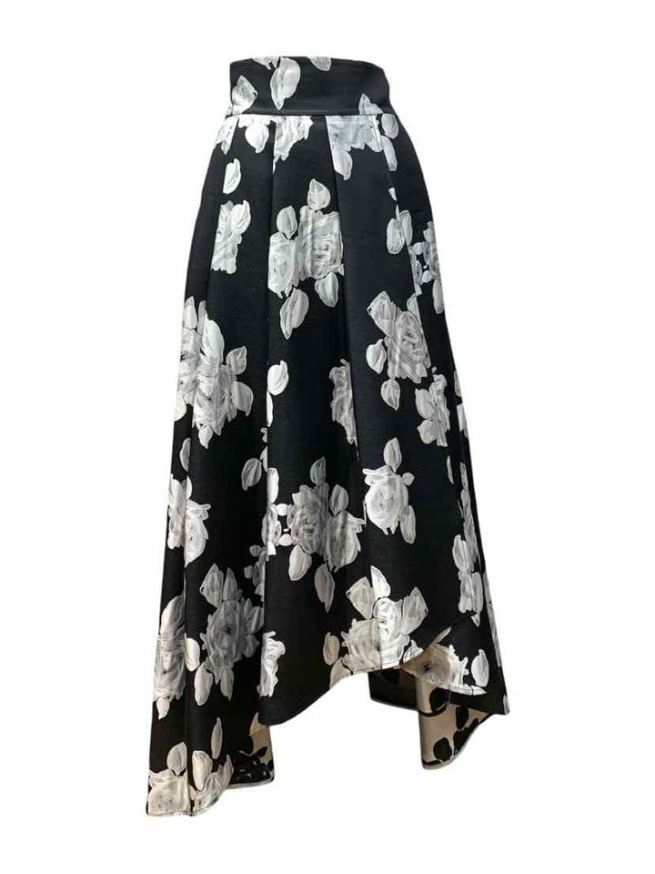 St. John Size 8 Skirt