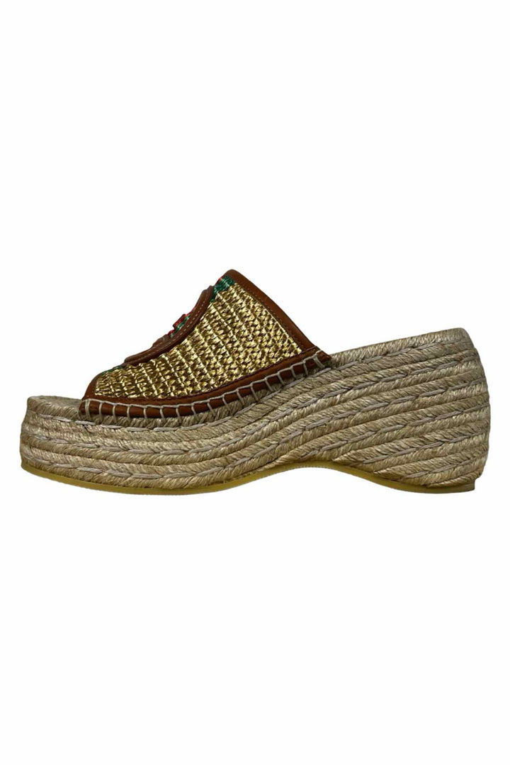 Gucci Size 37 Sandals