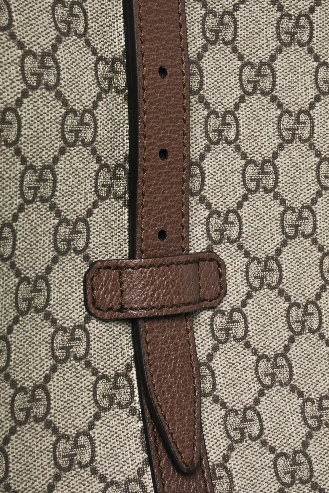 Gucci GG Supreme Travel Buckle Tote