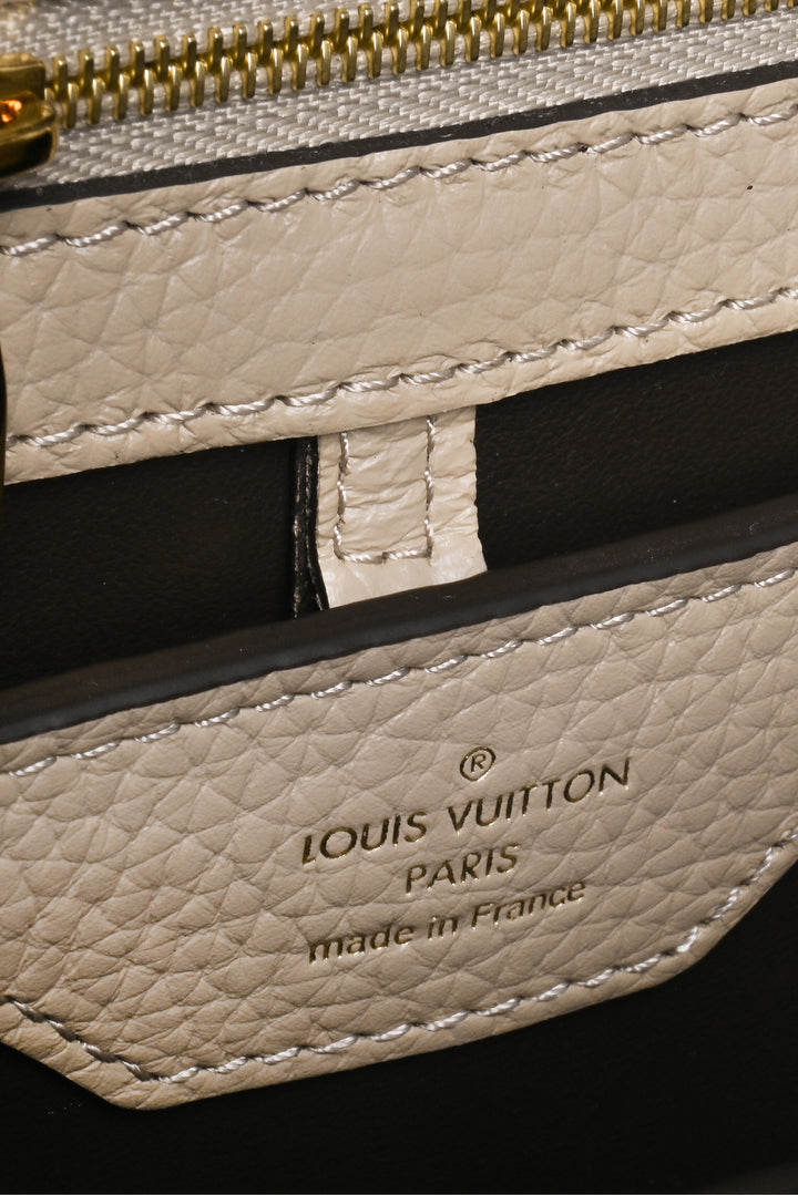 Louis Vuitton Capucines MM Shoulder Bag