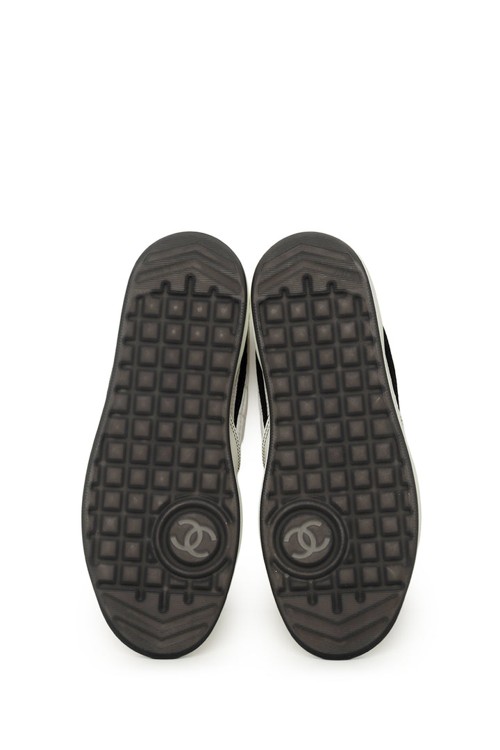 Chanel Size 39.5 Suede Fabric Calfskin Womens CC Sneaker