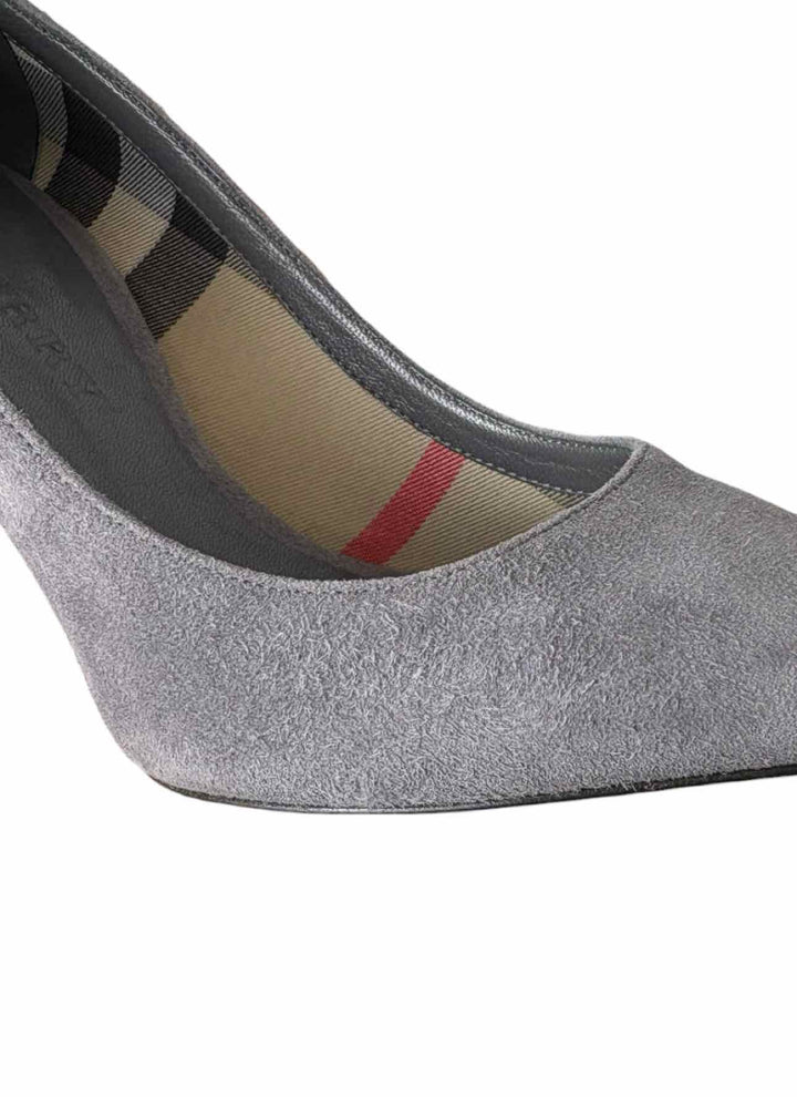 Burberry Size 35 Suede Pumps