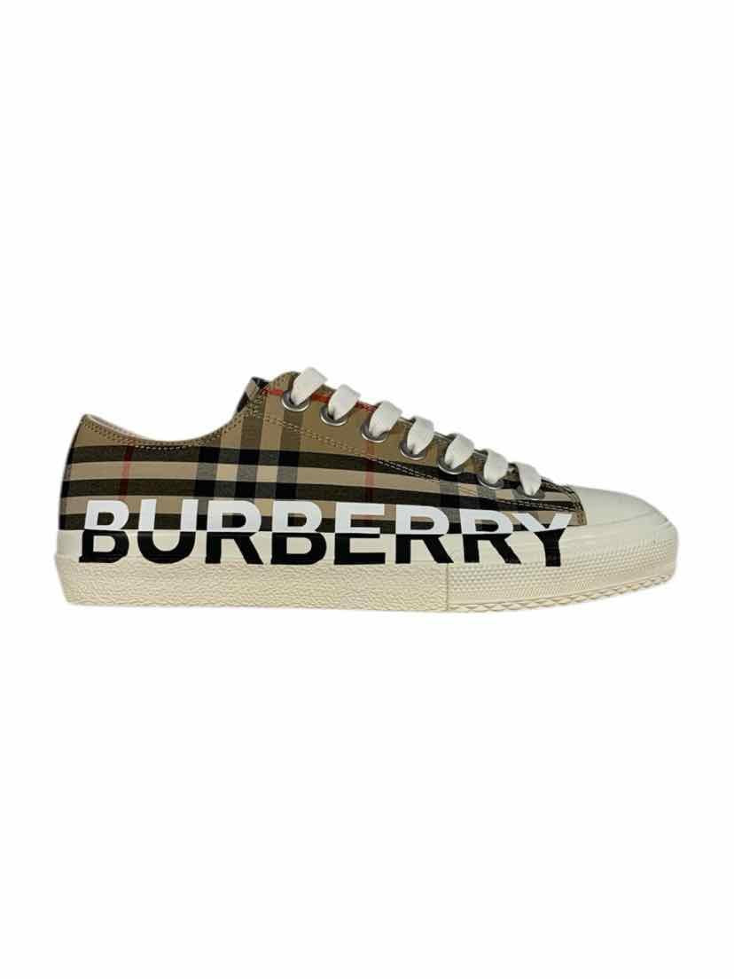 Burberry Size 38 Sneaker