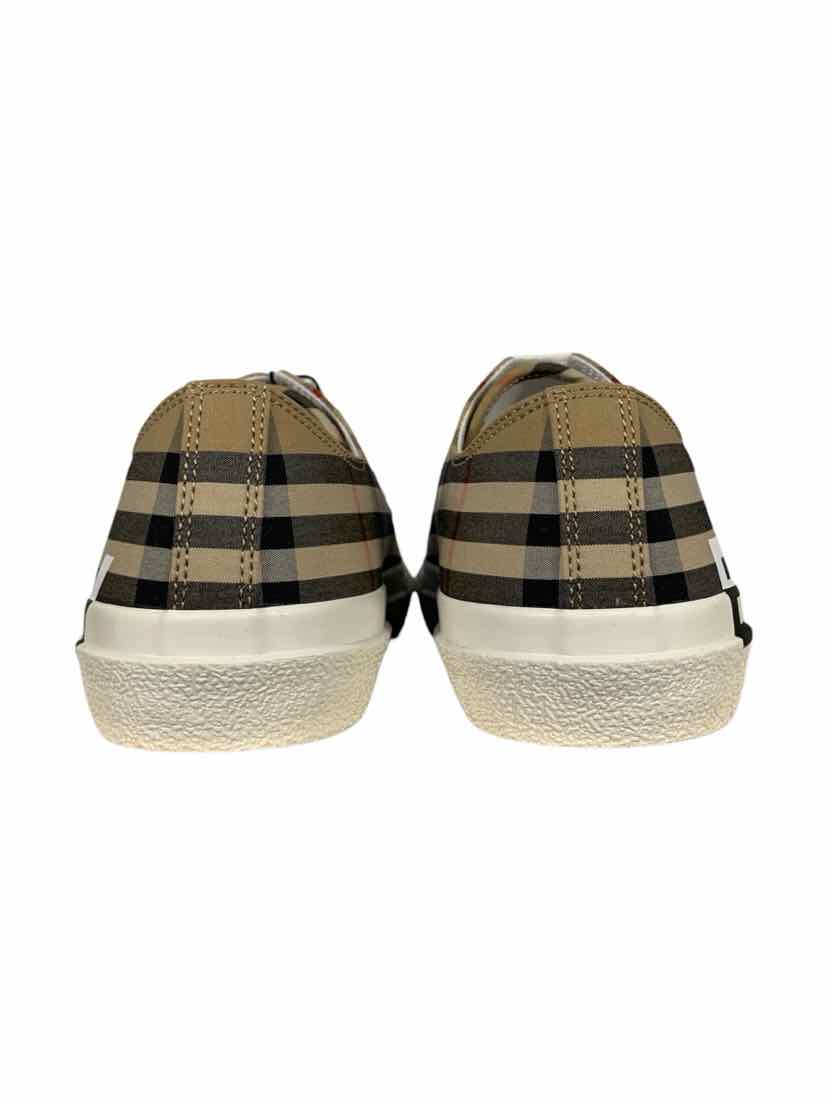 Burberry Size 38 Sneaker