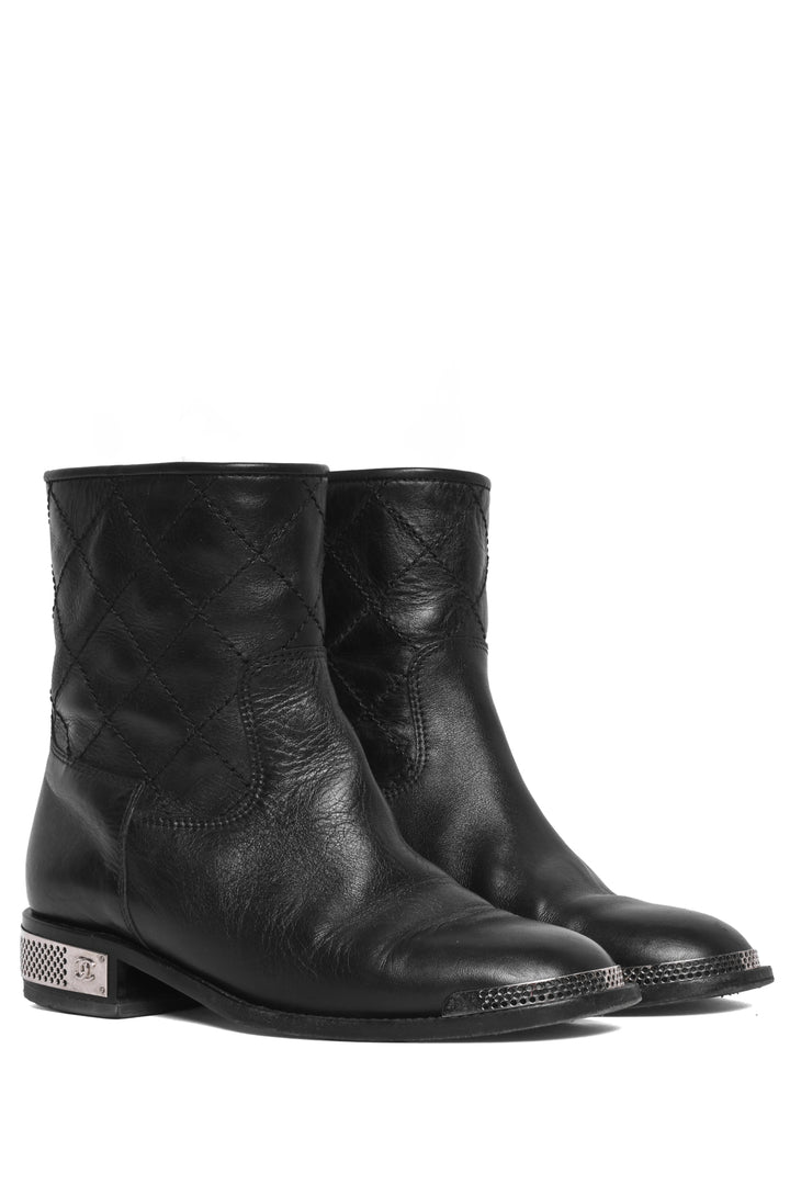 Chanel Size 38 Quilted Leather Steel Toe Short Moto Boots