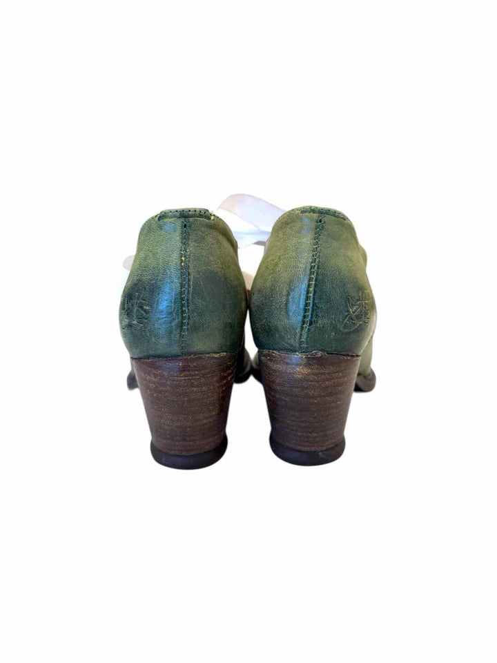 Fluevog Size 7.5 Pumps