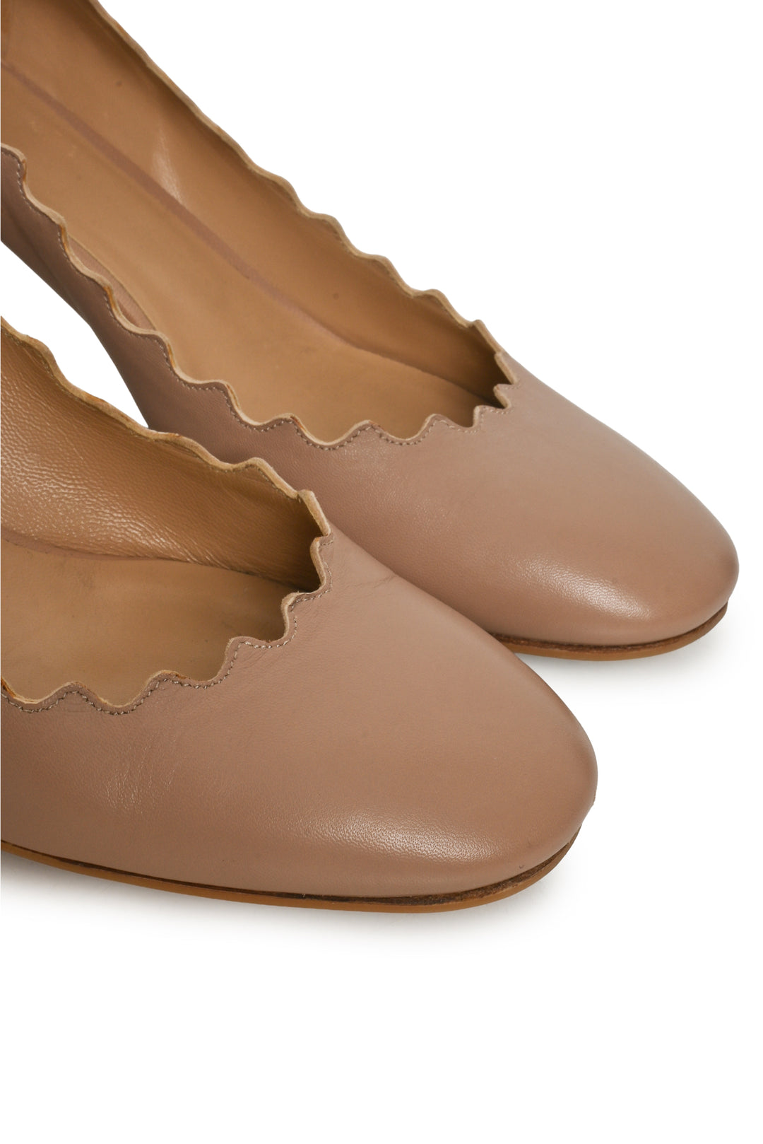 Chloe Size 39 Scalloped Lauren Mid Heel Pumps