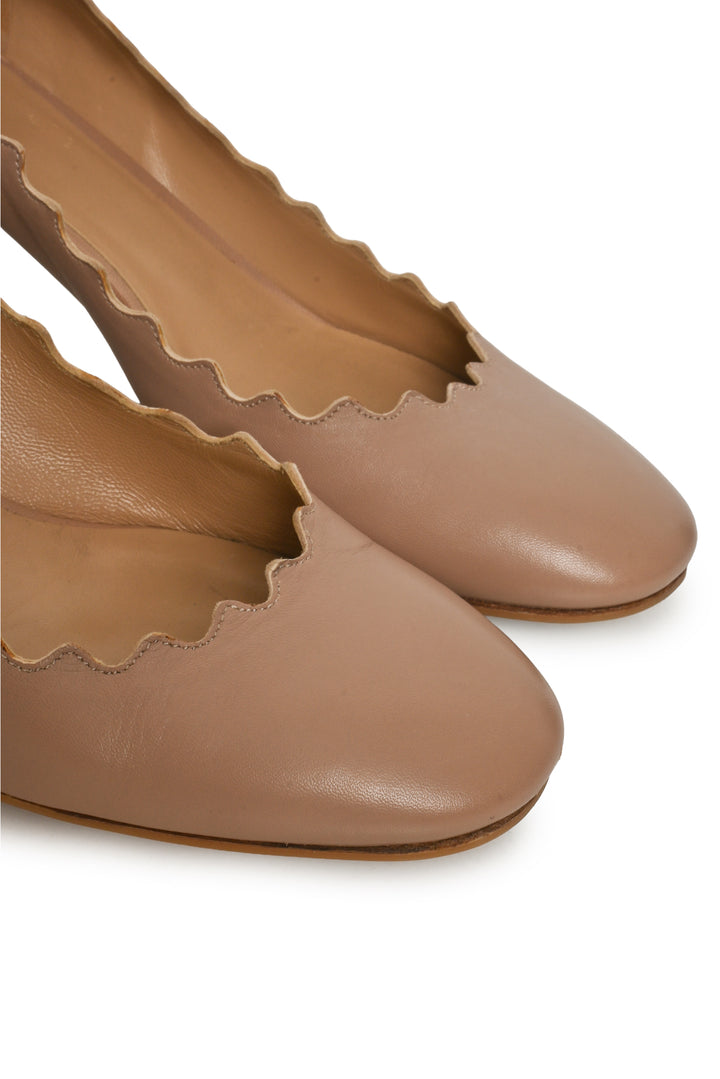 Chloe Size 39 Scalloped Lauren Mid Heel Pumps