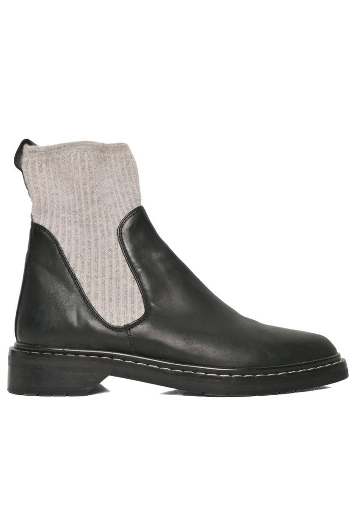 The Row Size 35.5 Fara Chelsea Ankle Boots