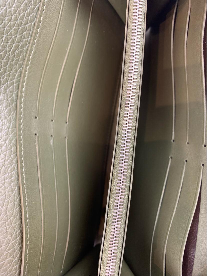 Louis Vuitton 2019 Taurillon Leather Capucines Python Wallet