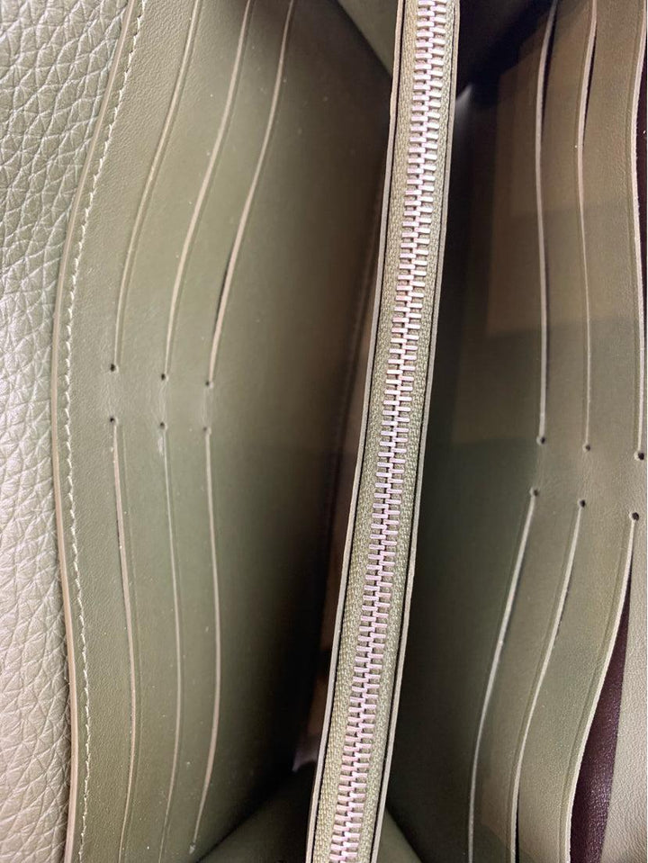 Louis Vuitton 2019 Taurillon Leather Capucines Python Wallet