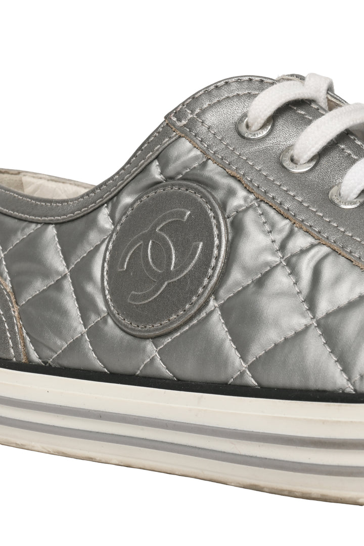 Chanel Size 39 Metallic Leather & Nylon Quilted CC Low Top Sneaker